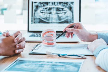 奥歯のインプラント治療の費用と保険の適用範囲