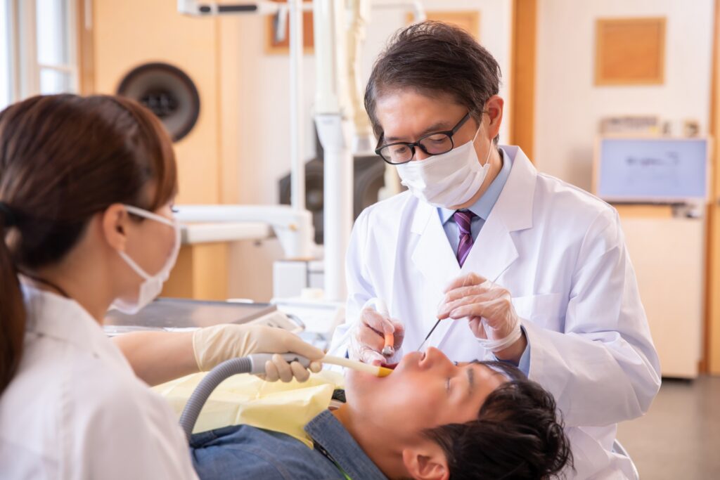 歯科医師治療